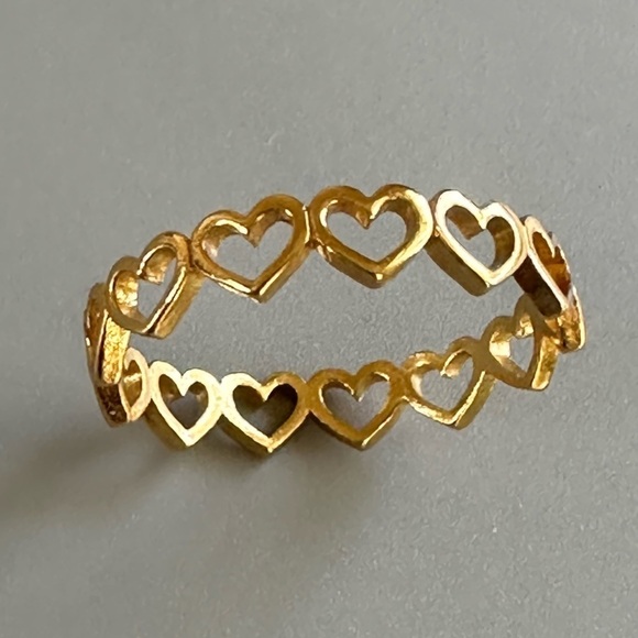 14k Gold Simple Eternity Heart Ring - Picture 6 of 13